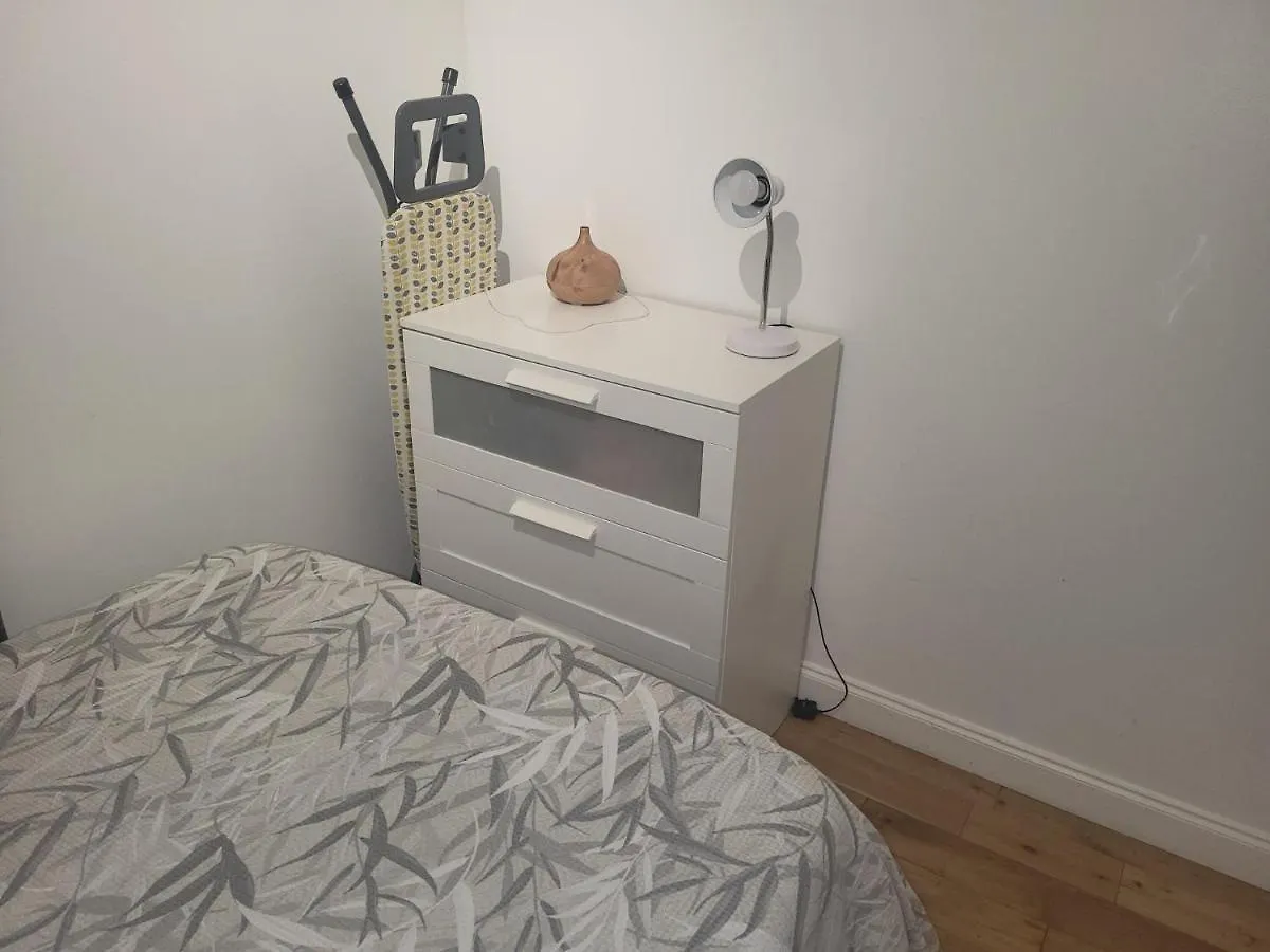Two Bed Ground Floor Apartment - Bermondsey London